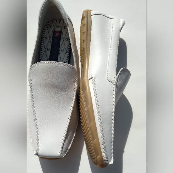 White Stacy Adam’s dress shoes - Picture 4 of 9